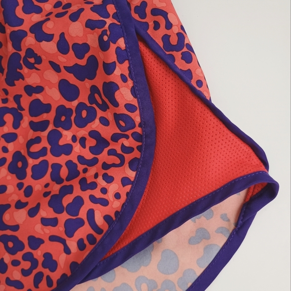 Womens NIKE Orange Purple Cheetah Print Running Shorts Sz M Tempo Athletic Lined - Picture 6 of 14